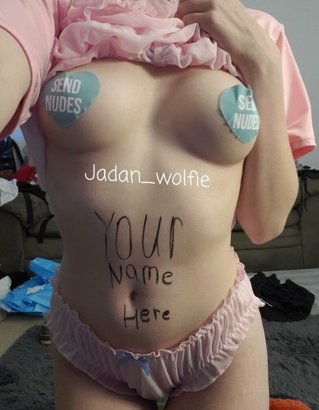 Jadan Wolfie star pornographic images