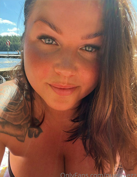 Queenjezz erotic pornstar archive