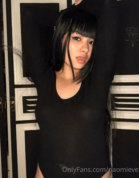 naomieve pornstar sexy img