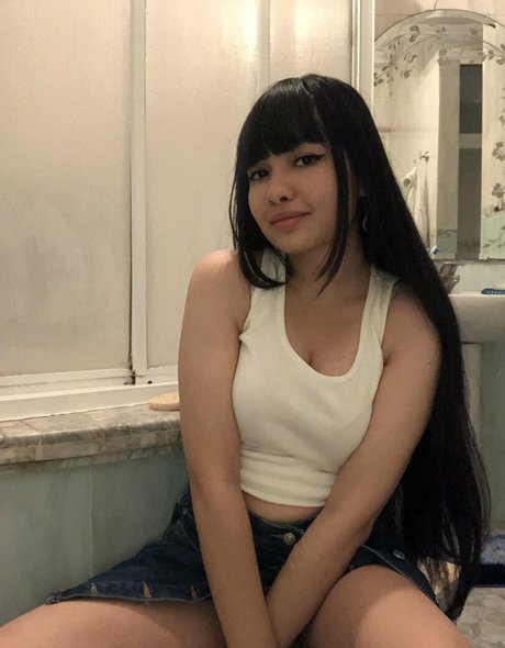 naomieve model erotic archive