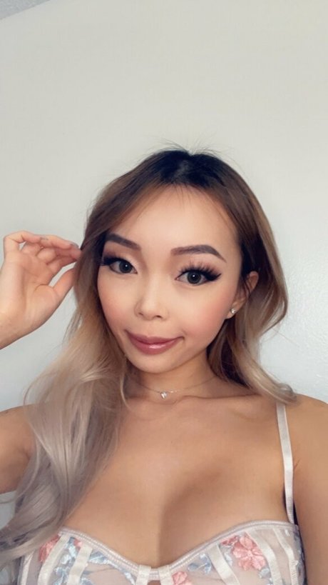 V boo star naked images