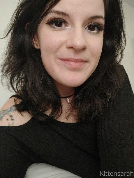 kitten sarah model pretty pic