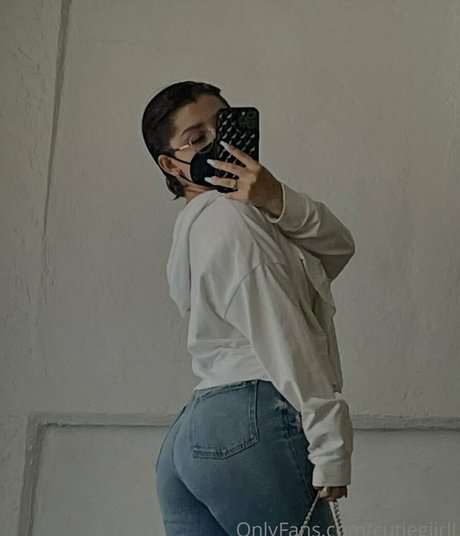 Mariana Castro model high quality picture