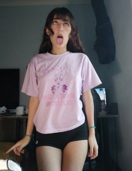 Meraky cosplays star naked photos