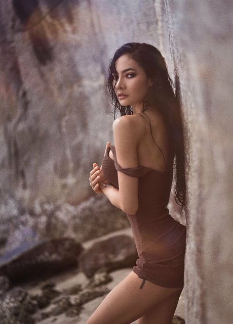 Ploytiger art actress gallery