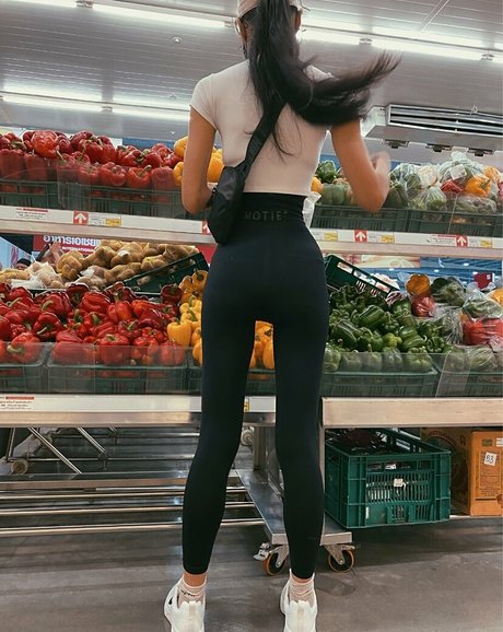 round ass onlyfans erotic picture