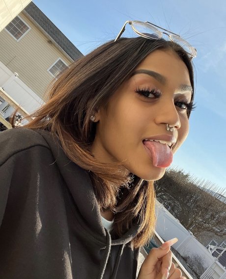 Ishaamk mk free model gallery