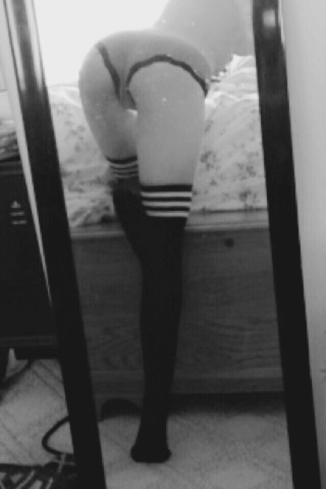 Bella Tha Killa sexy actress photos