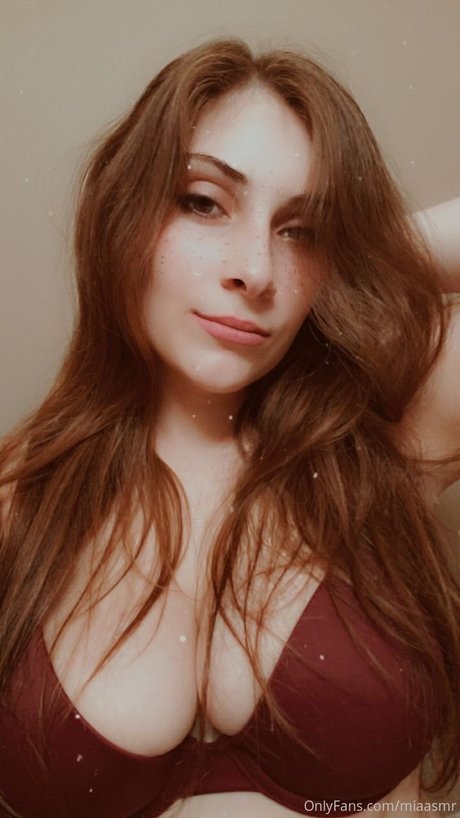 MIAASMR xxx pornstar picture