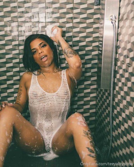 Teeyality pornstar free photo