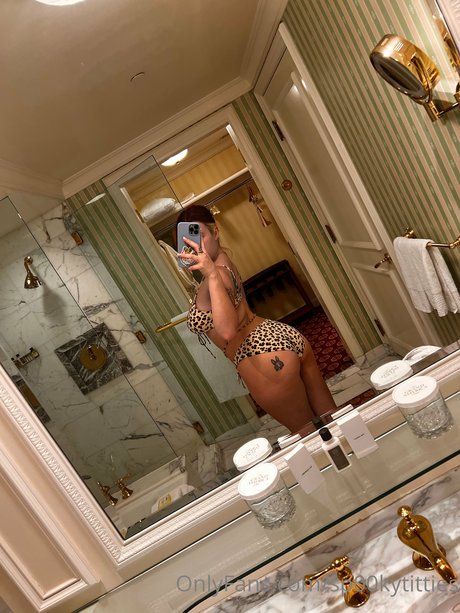 Sp00kytitties model nice image