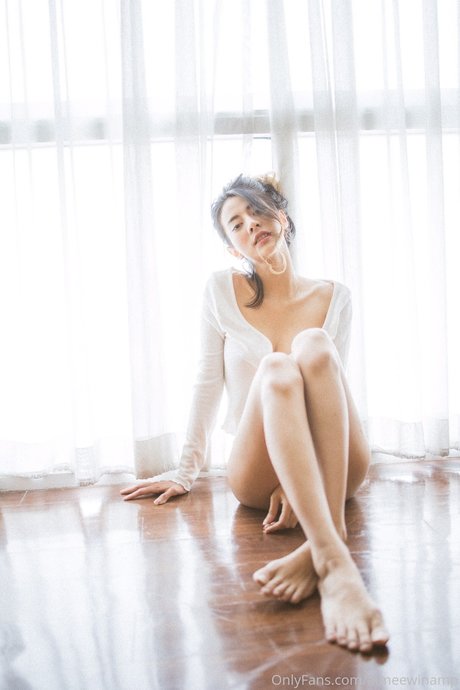 Win Amp exclusive model galleries