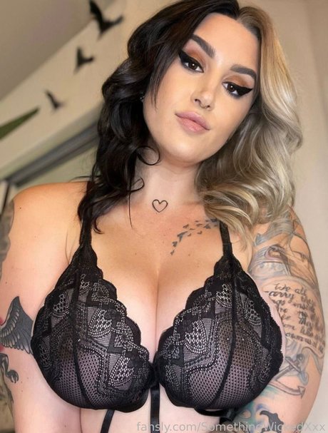GOTH PAWG GF exclusive pornstar archive