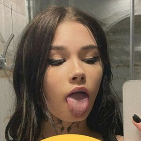 Roxyblum pornstar nudes image