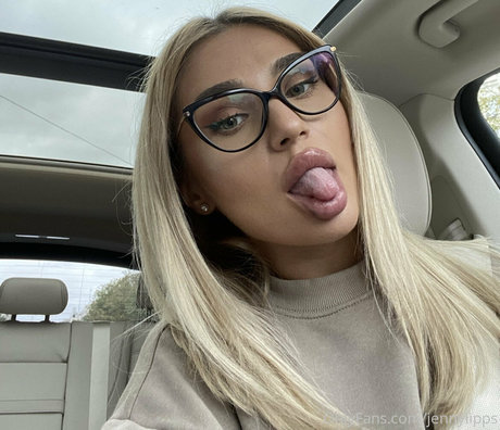 Jennylipps naked star img