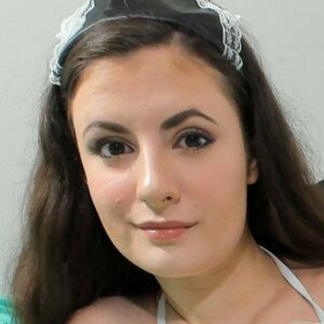 Chloe Kitty Kat porn model photos