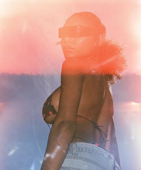 KVLCV hot pornstar pic