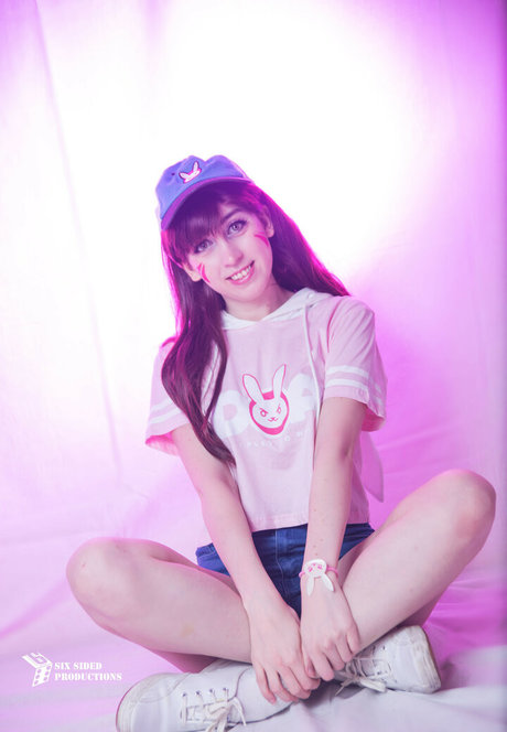 Michi Midnight beautiful model archive