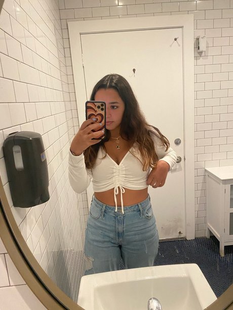 Causticx sexy actress img