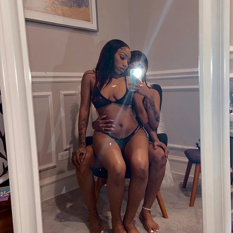 Lola and Moni best actress pic