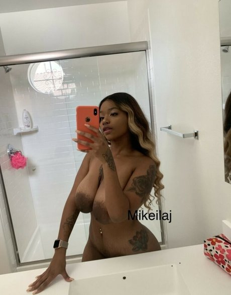 Mikeilaj model pretty picture