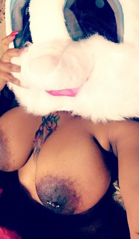 Mikeilaj pornstar nude image