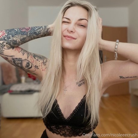 Sweet Crush Nicole nude pornstar pictures