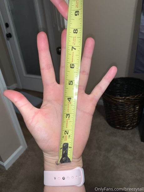 Klara Bradshaw model pretty image