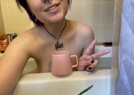 milklovinfiend naked actress pictures