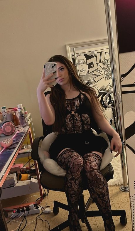 Nellyxven beautiful model pic