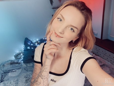 Luventa model nude photo