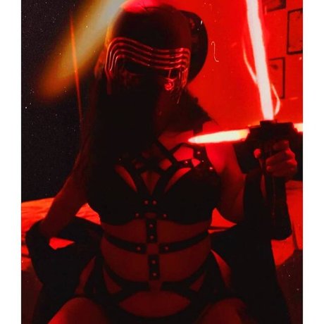 Ms Lantern erotic model picture