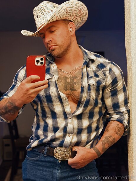 Tattedfire free model photo