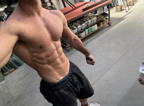 Jotajer naked model archive