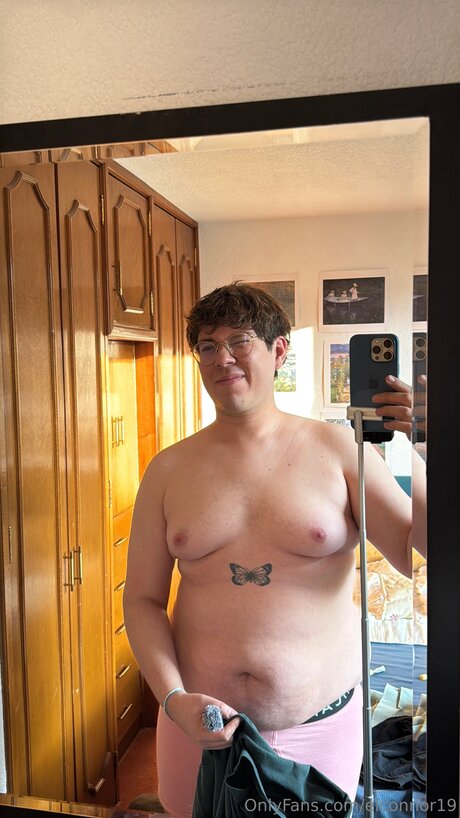 Elconnor19 exclusive star photos