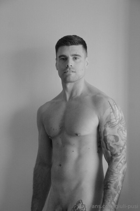 Chulo95 adult model pictures