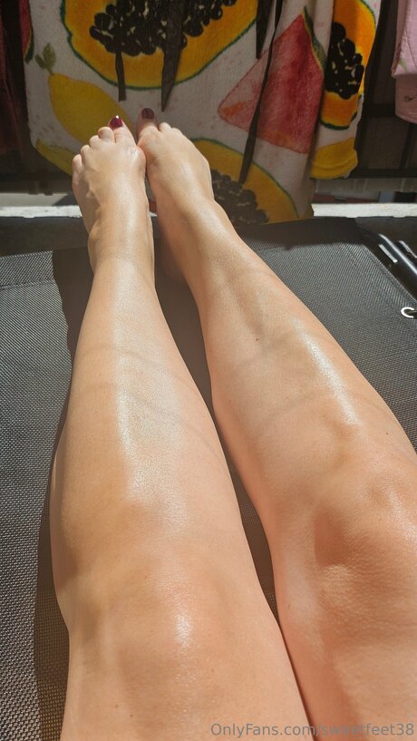 Sweetfeet38 model xxx photo