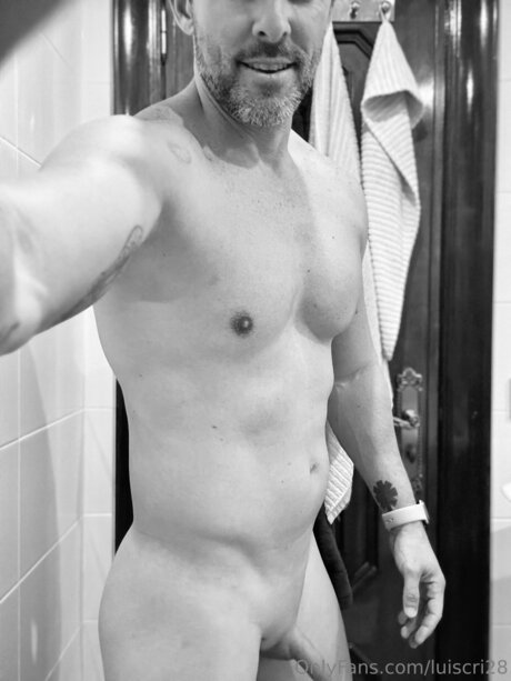 Lucri28 star naked photos