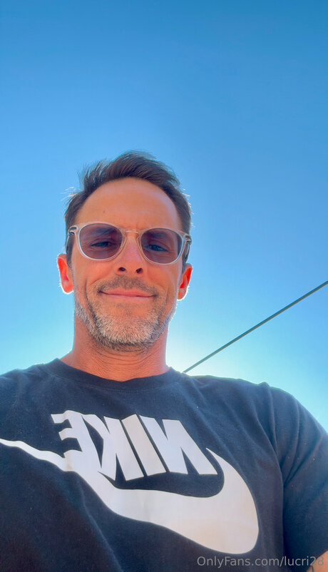 Lucri28 model xxx pic