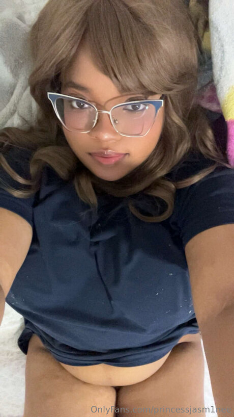 Princessjasm1nee hot model image