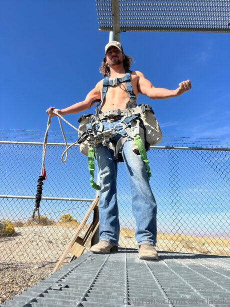 Colt Classic art model pictures