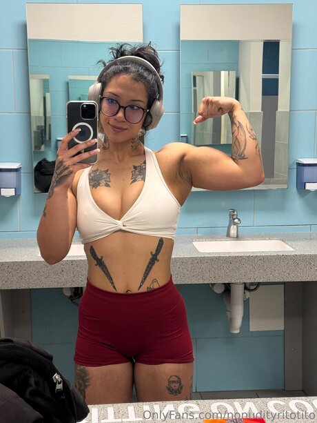 Yoursecretrito sexy actress img