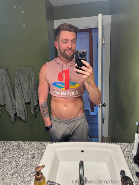 Daxx James hot star photos