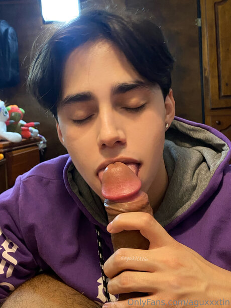Aguxxxtin star nude pic