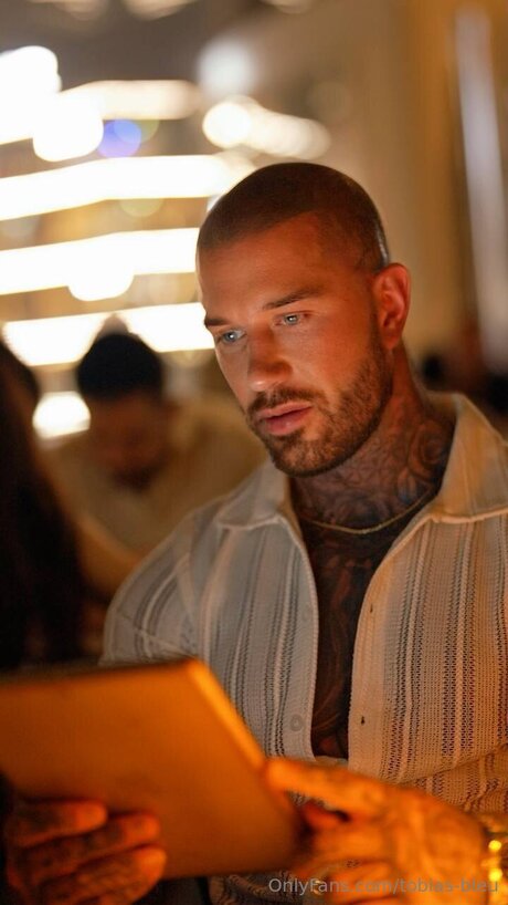 Tobias Bleu nude pornstar pics