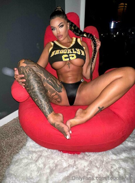 Toochi Gonewild model hd pic