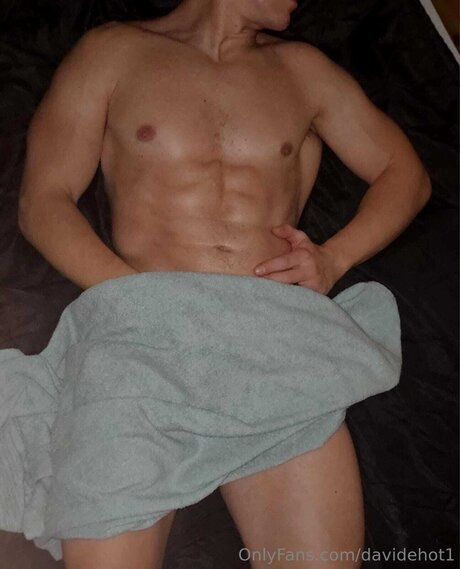 Davidehot1 naked pornstar image