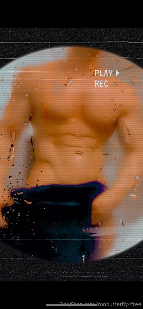 Ironbutterfly4free porn model photo