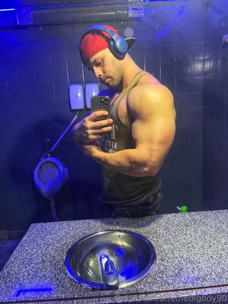 Thebigboy90 exclusive pornstar galleries