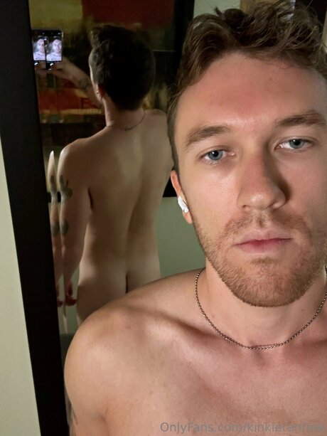 Kinkieranfree sex star photo